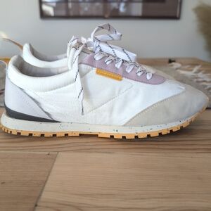 Stylish Women's Sneakers in White and Tan